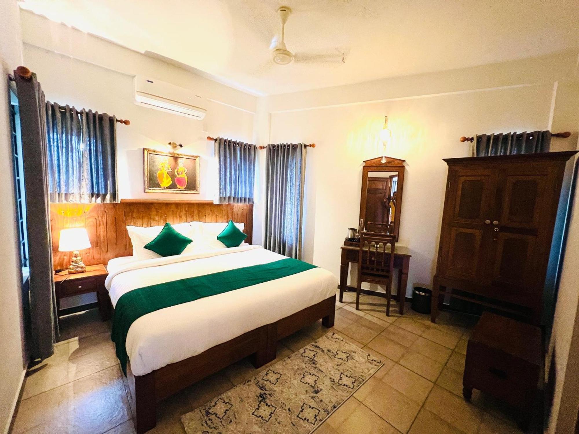 Seacoast Inn Fortkochi Fort Kochi エクステリア 写真